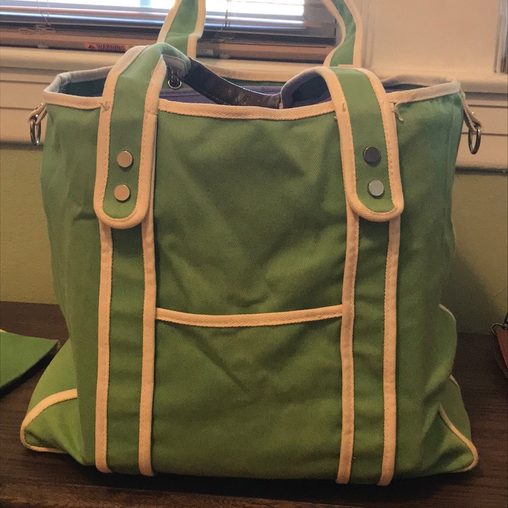 Gap tote